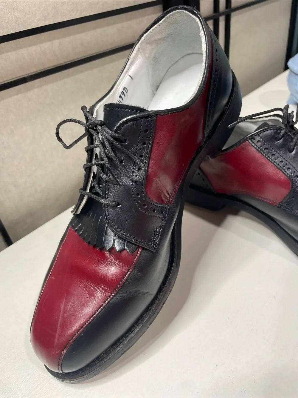 VTG FootJoy Classics Women's Golf Shoes 8.5B Black Burgundy Kiltie Wingtip 90513